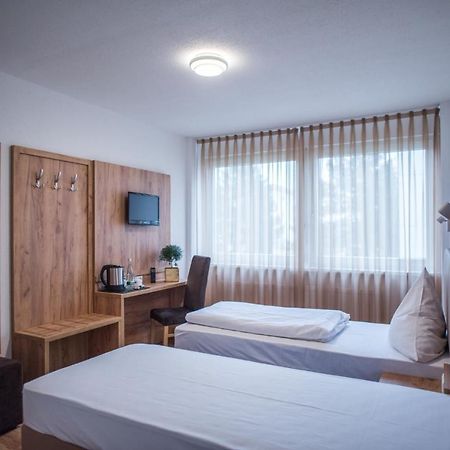 Hotel Leo Eggenstein-Leopoldshafen Esterno foto